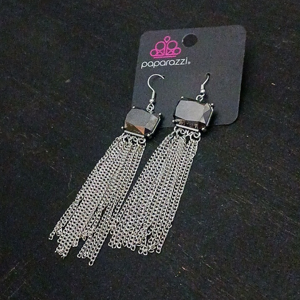 🏷3/$15 Paparazzi Earrings